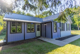 5987 Henry St, Norton Shores, MI 49441