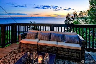 12603 Possession Ln, Edmonds, WA 98026