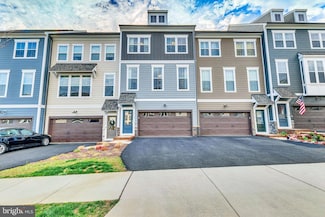 1723 Beech Leaf St, Dumfries, VA 22026