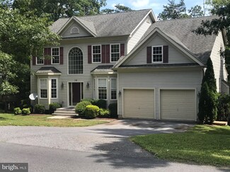 116 Country Club Dr, Cross Junction, VA 22625