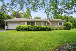 832 Jaclyn Ln, Webster, NY 14580