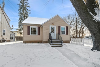 833 Blesch Place, Green Bay, WI 54303