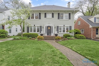 3314 Pelham Rd, Ottawa Hills, OH 43606