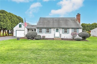 72 Highland Ave, Narragansett, RI 02882