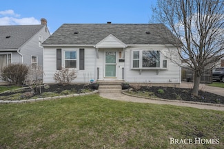 921 Sylvia St NW, Grand Rapids, MI 49504