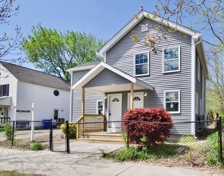 132 King St, Springfield, MA 01109