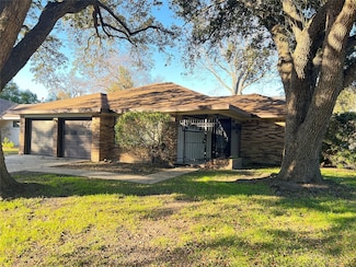 4602 Redstart St, Houston, TX 77035