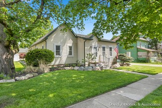 303 E Main St SE, Caledonia, MI 49316