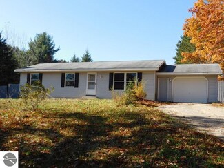 5905 N 23 Rd, Mesick, MI 49668