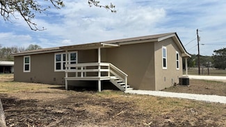 235 Lillian Dr, Kerrville, TX 78028