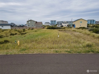 444 N Portal Loop SW, Ocean Shores, WA 98569