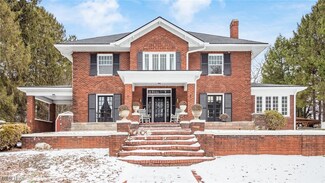 1830 S River Rd, Zanesville, OH 43701