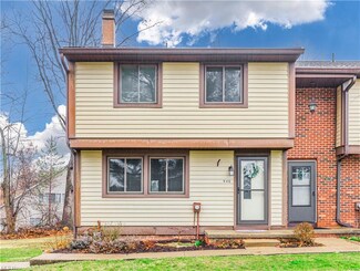 940 Hampton Ridge Dr Unit 8D, Akron, OH 44313
