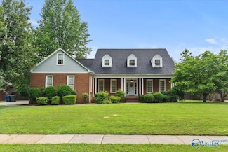 290 River Cove Rd, Huntsville, AL 35811