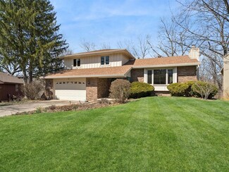 4015 Crestmoor Place, Des Moines, IA 50310