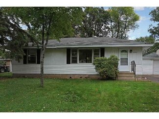 5060 5060 Silver Lake Rd NW, Mounds View, MN 55112