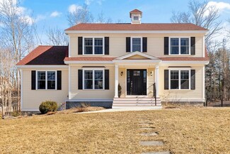 2 Dewhirst St, Groveland, MA 01834