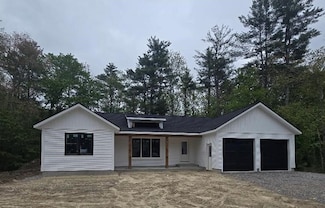 71 Woodlawn St, Winchendon, MA 01475