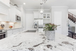7 Dylan Branch Dr, Tomball, TX 77375