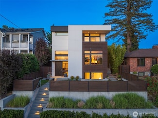 8244 2nd Ave NE, Seattle, WA 98115