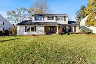 7 Berrywood Rd, Liverpool, NY 13090