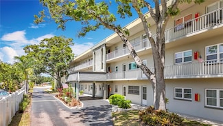 5890 38th Ave N Unit 305, Saint Petersburg, FL 33710