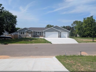 1931 Southland Ln, New London, WI 54961