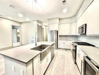 401 W 25th St Unit 2325, Houston, TX 77008