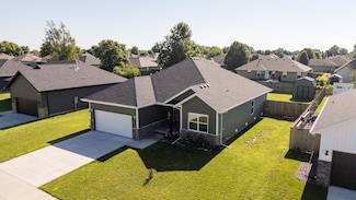 622 Dean Ln, Republic, MO 65738