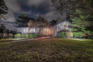 1010 Panorama Dr, Chattanooga, TN 37421