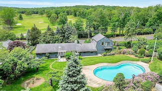 475 Hoyt St, Darien, CT 06820