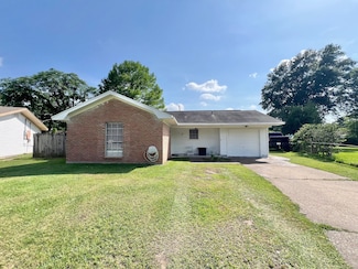 5255 Moonmist Dr, Beaumont, TX 77706