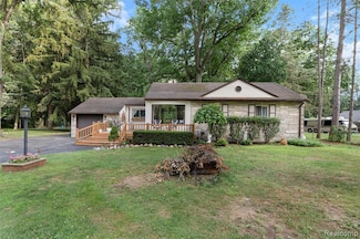 15844 Millar Rd, Clinton Township, MI 48036