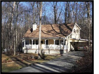 1621 Devlan Forest Ln, Signal Mountain, TN 37377