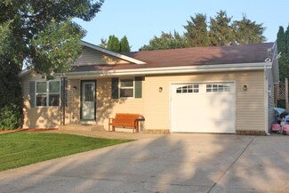 221 Oak Ct, Orfordville, WI 53576