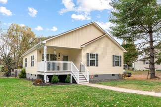 1213 3rd St, Radford, VA 24141