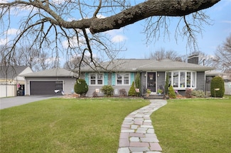 30 School St, Johnston, RI 02919