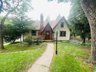 2405 E Solway St, Sioux City, IA 51104