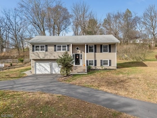 7 Hoffman Rd, High Bridge, NJ 08829