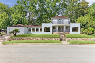 1820 N Macgregor Way, Houston, TX 77023