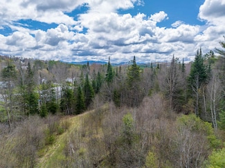000 Point of View Dr, Littleton, NH 03561