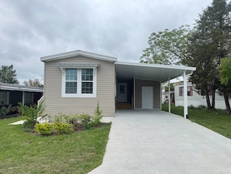 21 Columbia Ave, Mount Plymouth, FL 32776