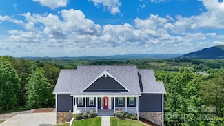 7768 Pinecone Ln, Hickory, NC 28602