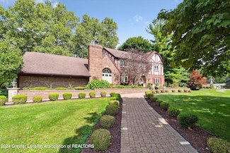 1853 Northgate Dr, East Lansing, MI 48823