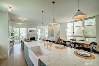 9208 11th Ave NW, Seattle, WA 98117