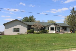 24990 Como Rd, Sterling, IL 61081