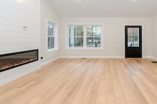 6 Daybreak Ln Unit 18, Yarmouth, ME 04096