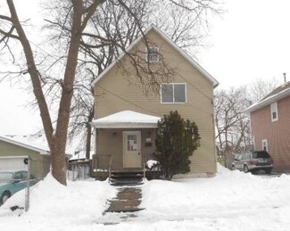721 Hickory St, Waukegan, IL 60085