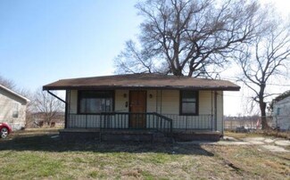 3114 SW Lakefront Ln W, Saint Joseph, MO 64504