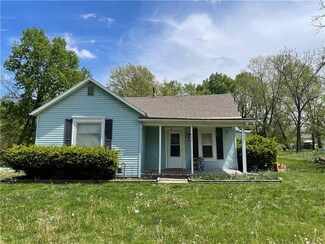 407 Maple St, Lathrop, MO 64465